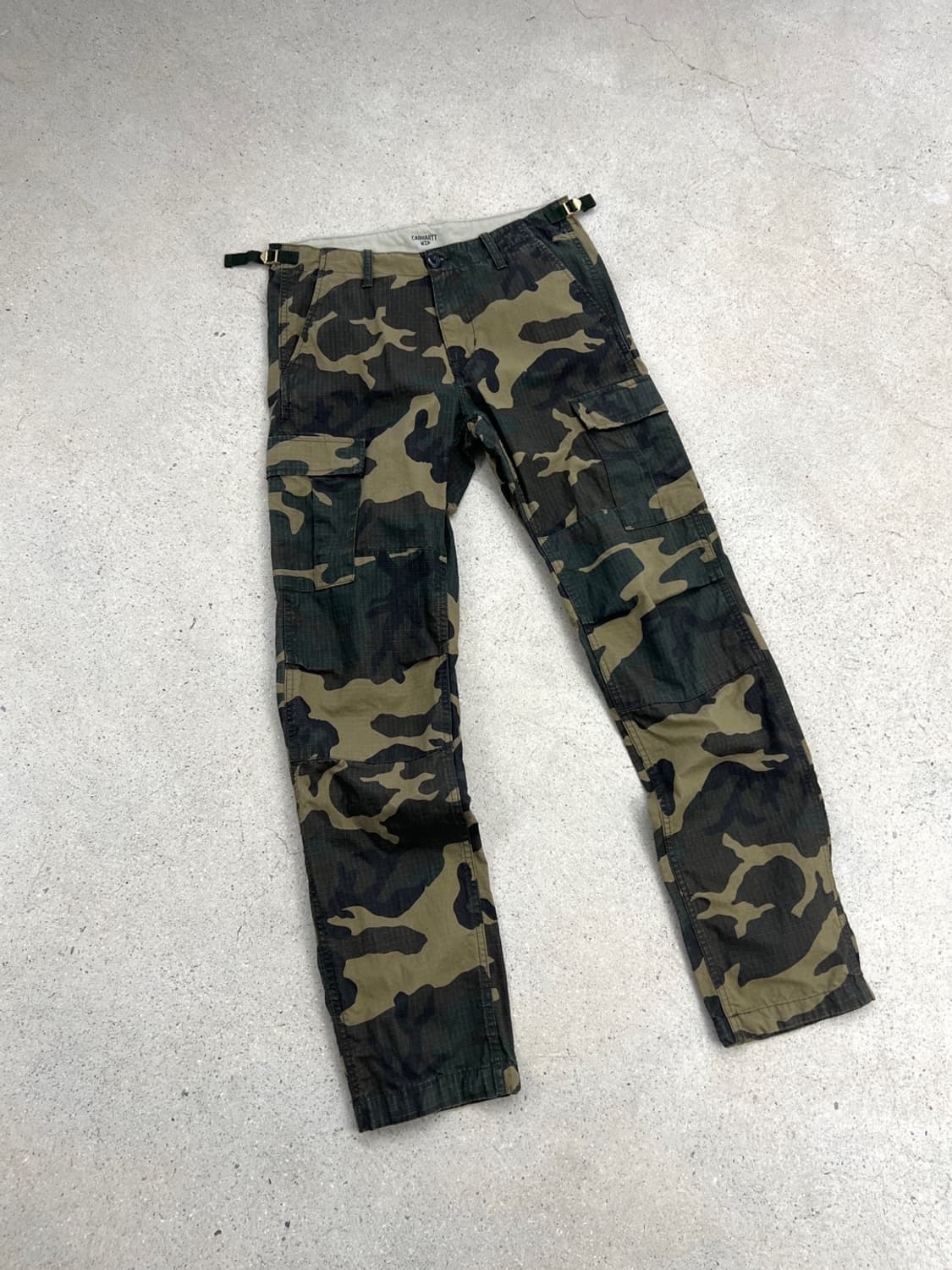 칼하트 WIP 에비에이션 카모 팬츠  상품이미지4
