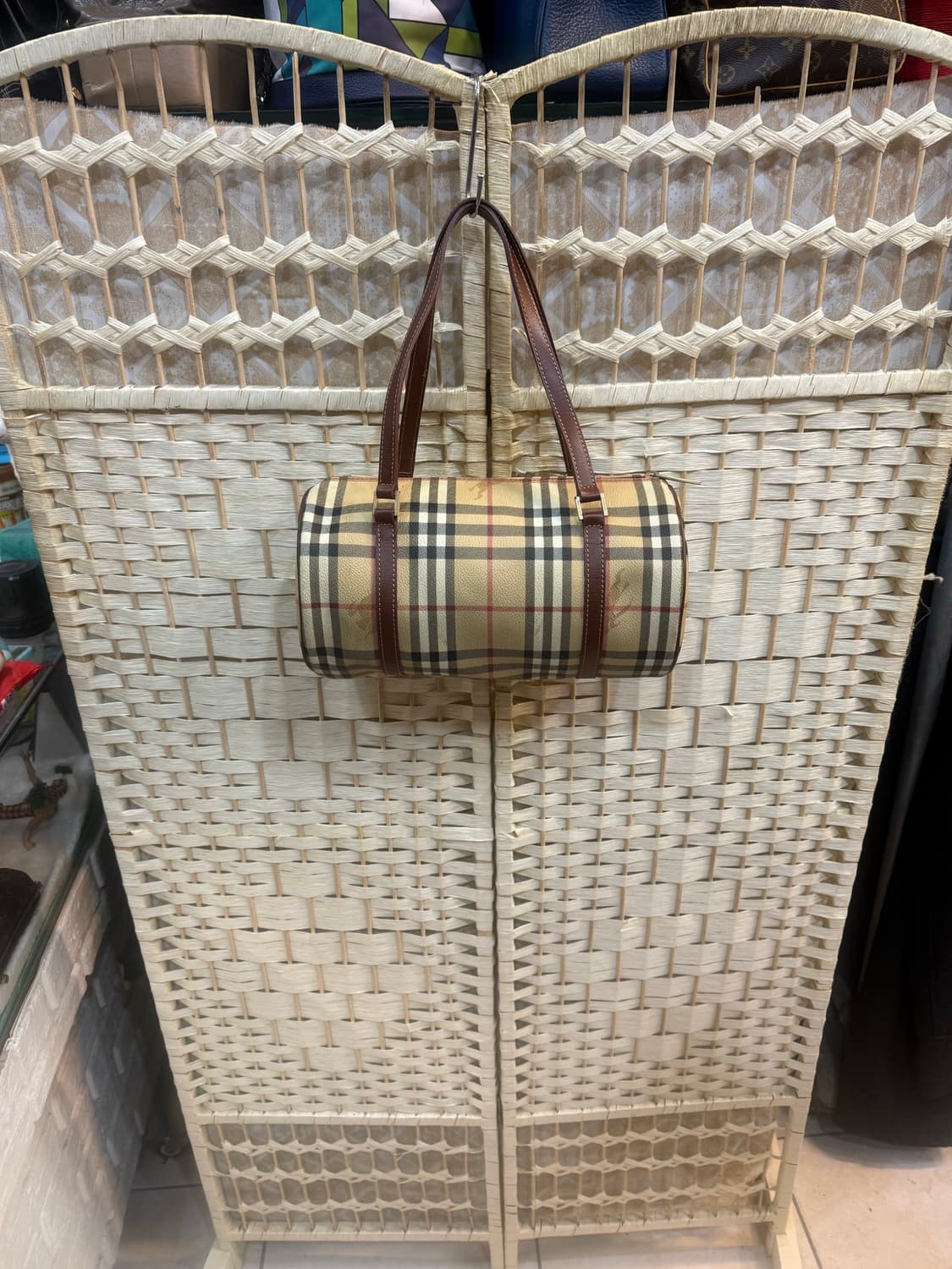 정품 버버리 노바체크 원통백 팝니다 상품이미지1