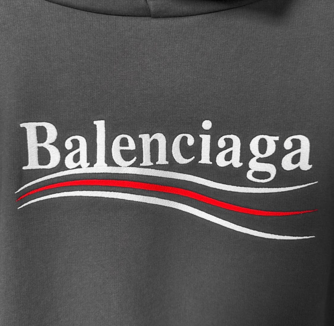 [M] 발렌시아가 남성 폴리티컬 자수 로고 라지핏 후드 티셔츠 그레이 상품이미지6