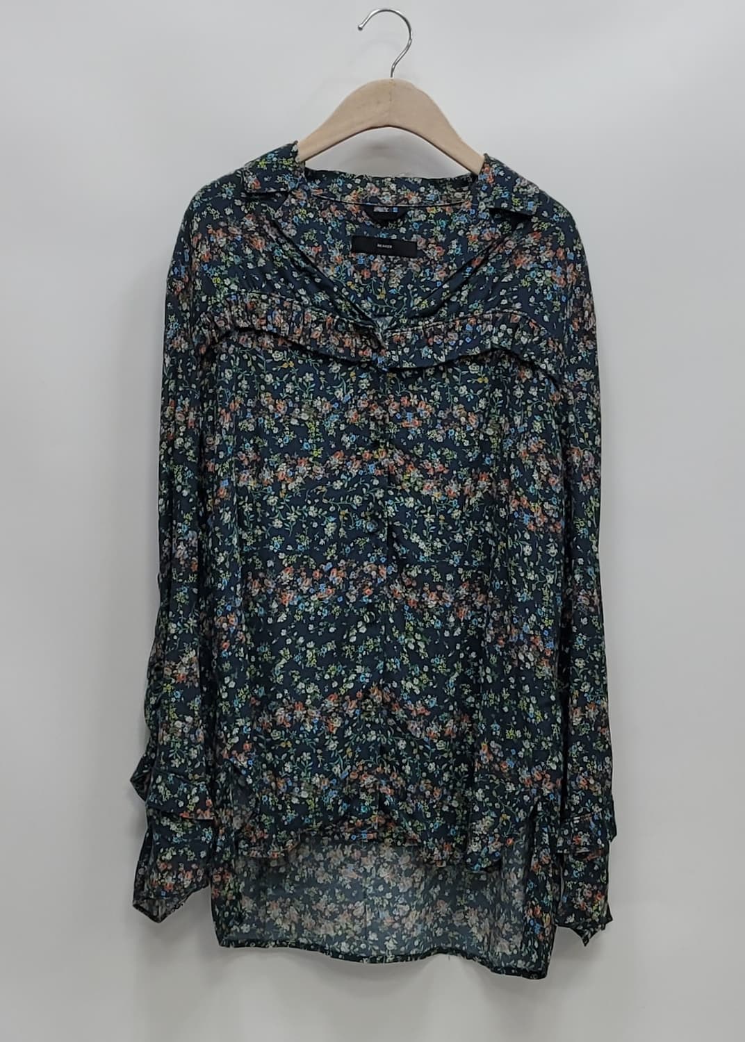 BEAKER 비이커 레이온 셔링 블라우스 / 여 82 (55)
 상품이미지1