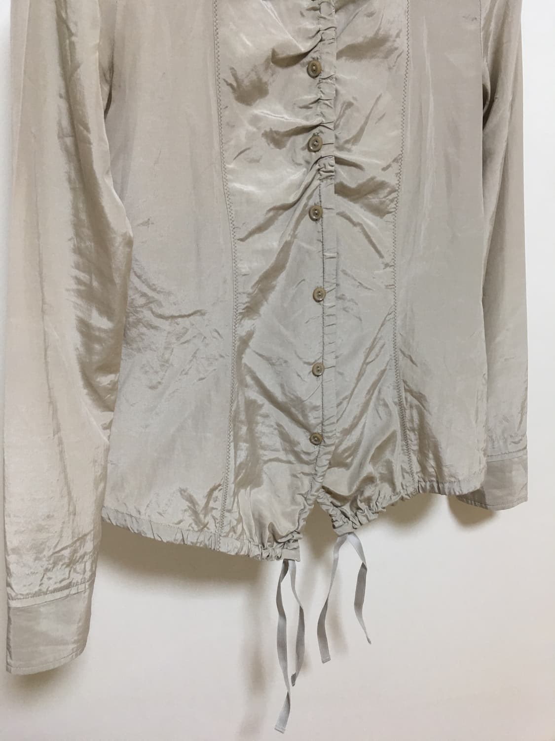 [직수입] 빈티지 mfg 실키 새틴 셔링 블라우스 오이스터 상품이미지8