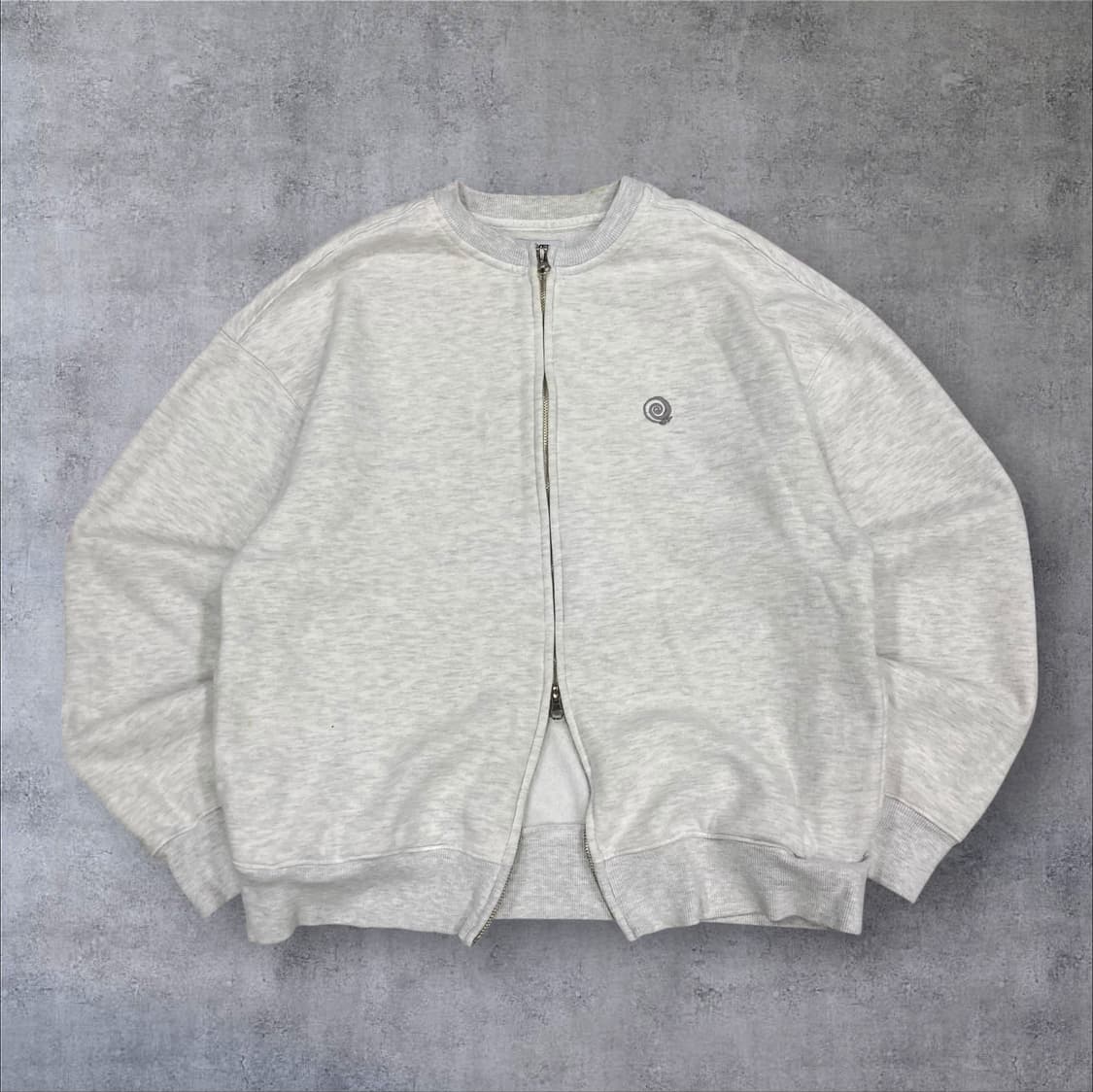 트래블 그레이 컬러 스몰 로고 2way 코튼 집업 상품이미지1