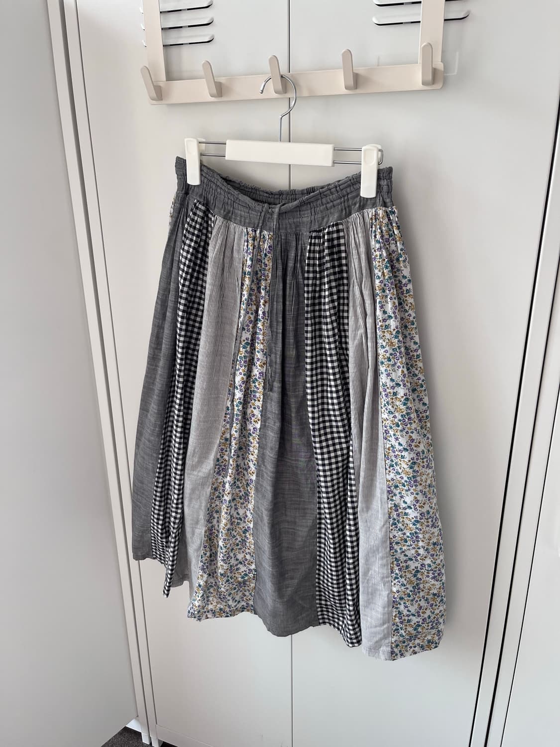 Shuca 슈카 잔꽃 체크 패치 롱스커트 상품이미지1