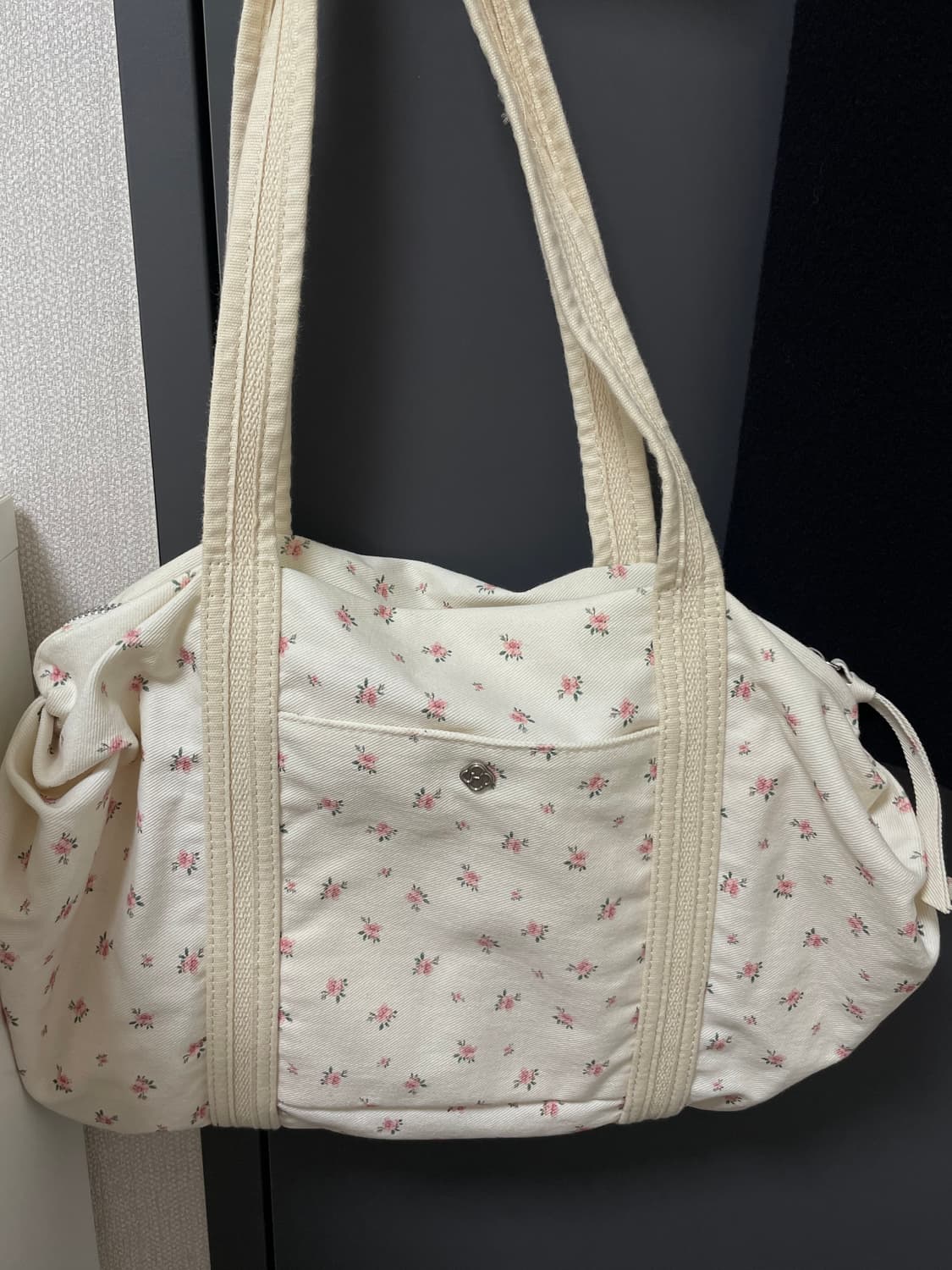 히어리 오로라 셔링 더플백 플로랄 상품이미지2