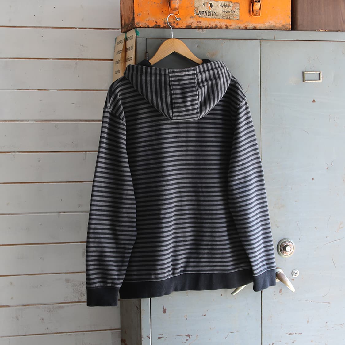 (착용컷) OAKLEY 후드 집업 (남성용 105) 상품이미지2