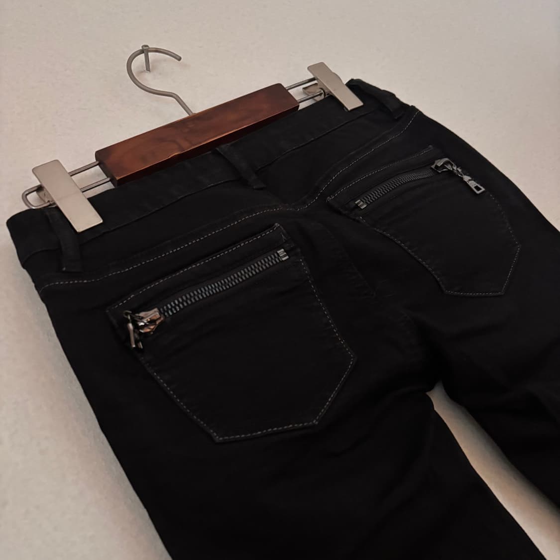 JILL 질스튜어트 25 26 블랙 스키니진 지퍼 슬림 실루엣 상품이미지9