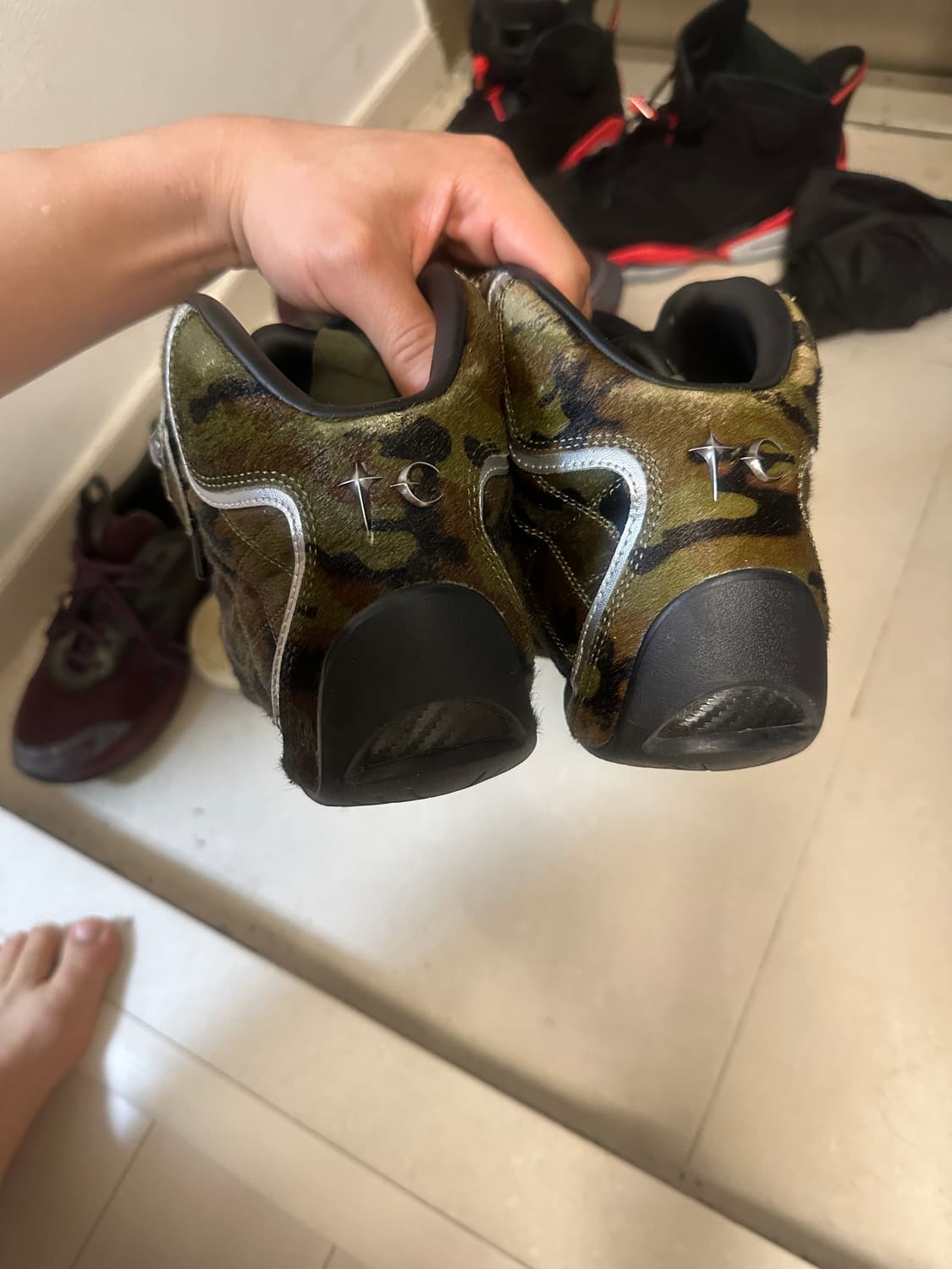 아디다스 떠그클럽 아디레이서 하이 카모 275 판매합니다. 상품이미지3