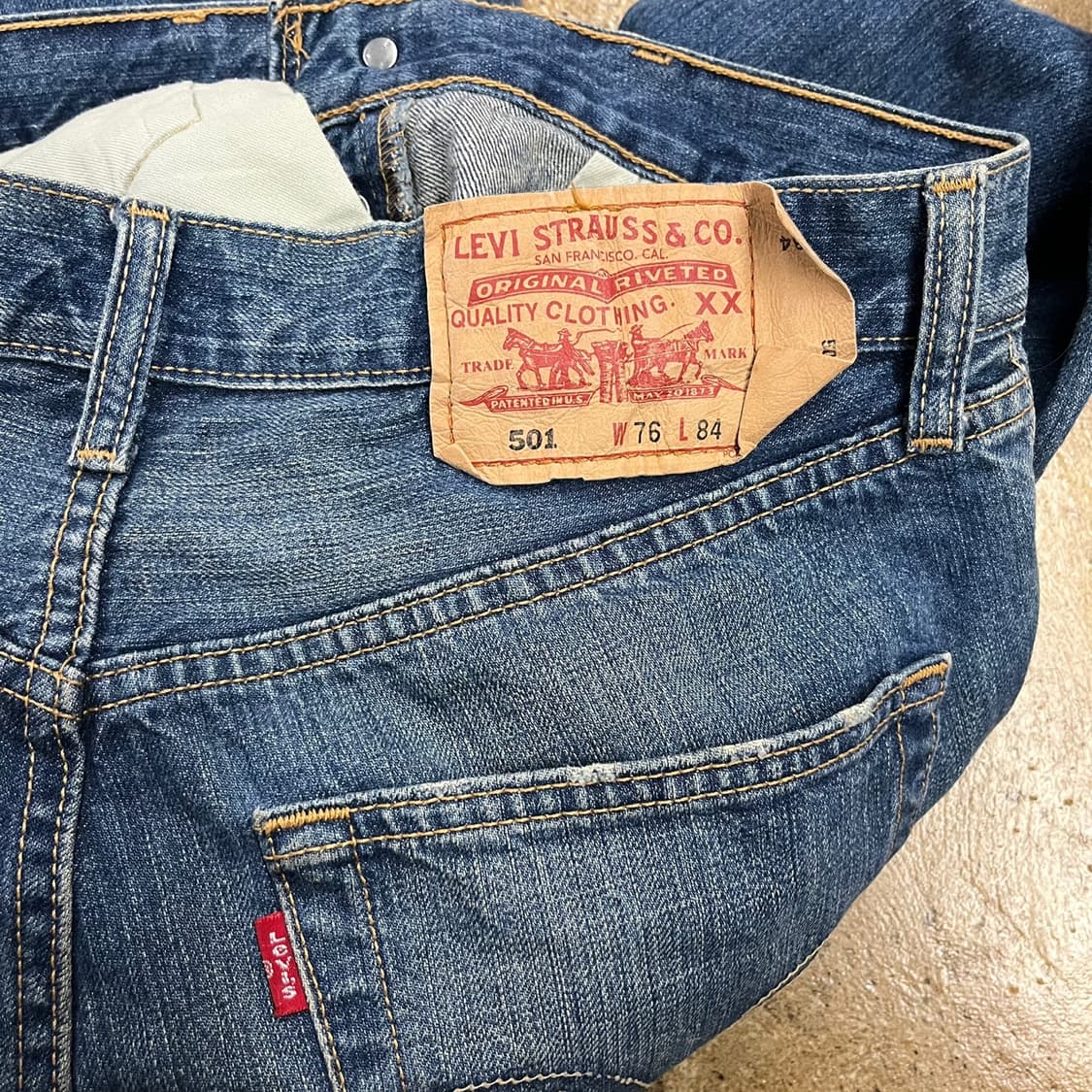 [정품] 리바이스 워싱 데님 청바지 b15 상품이미지4