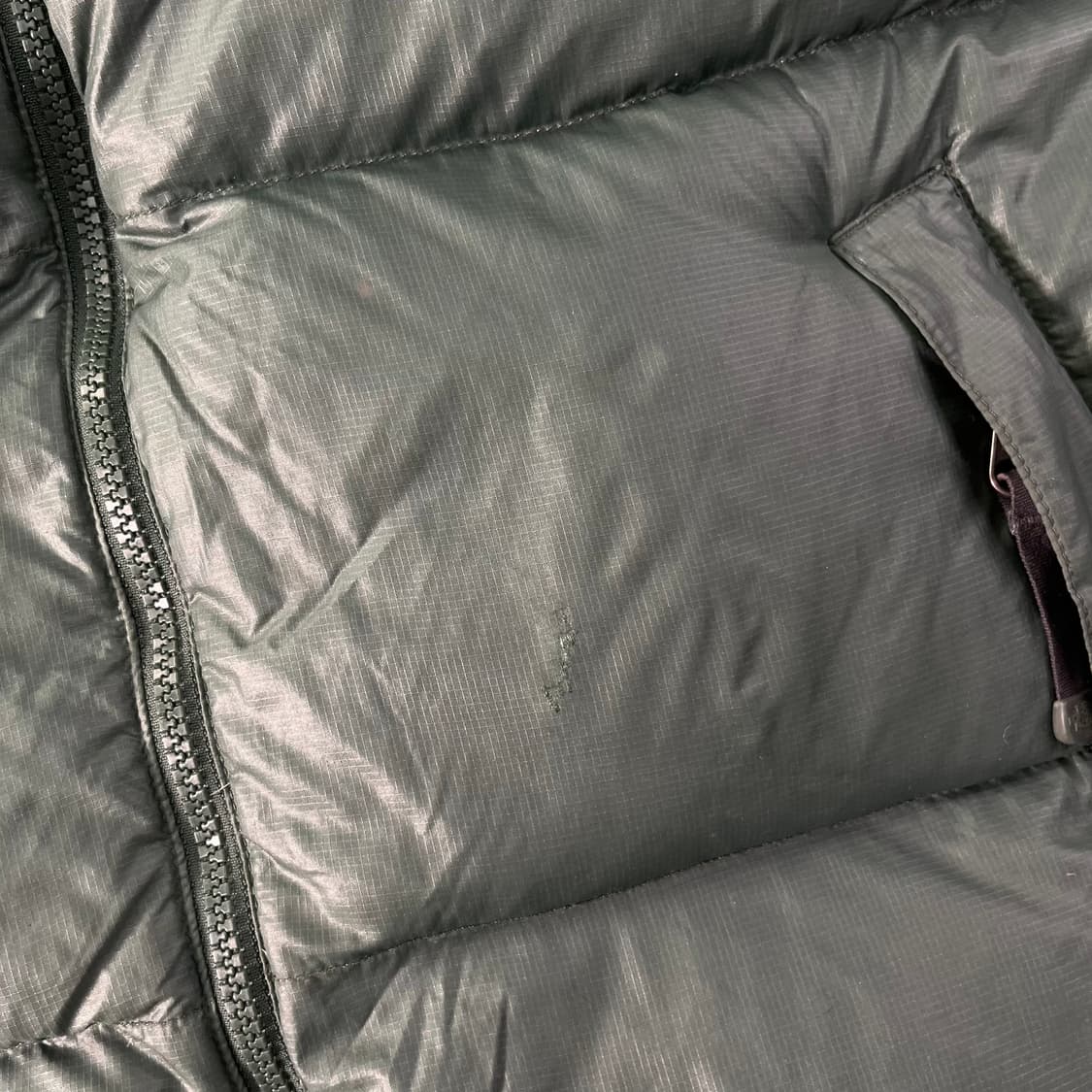 100 노스페이스 1996 눕시 700 카키 패딩 상품이미지5