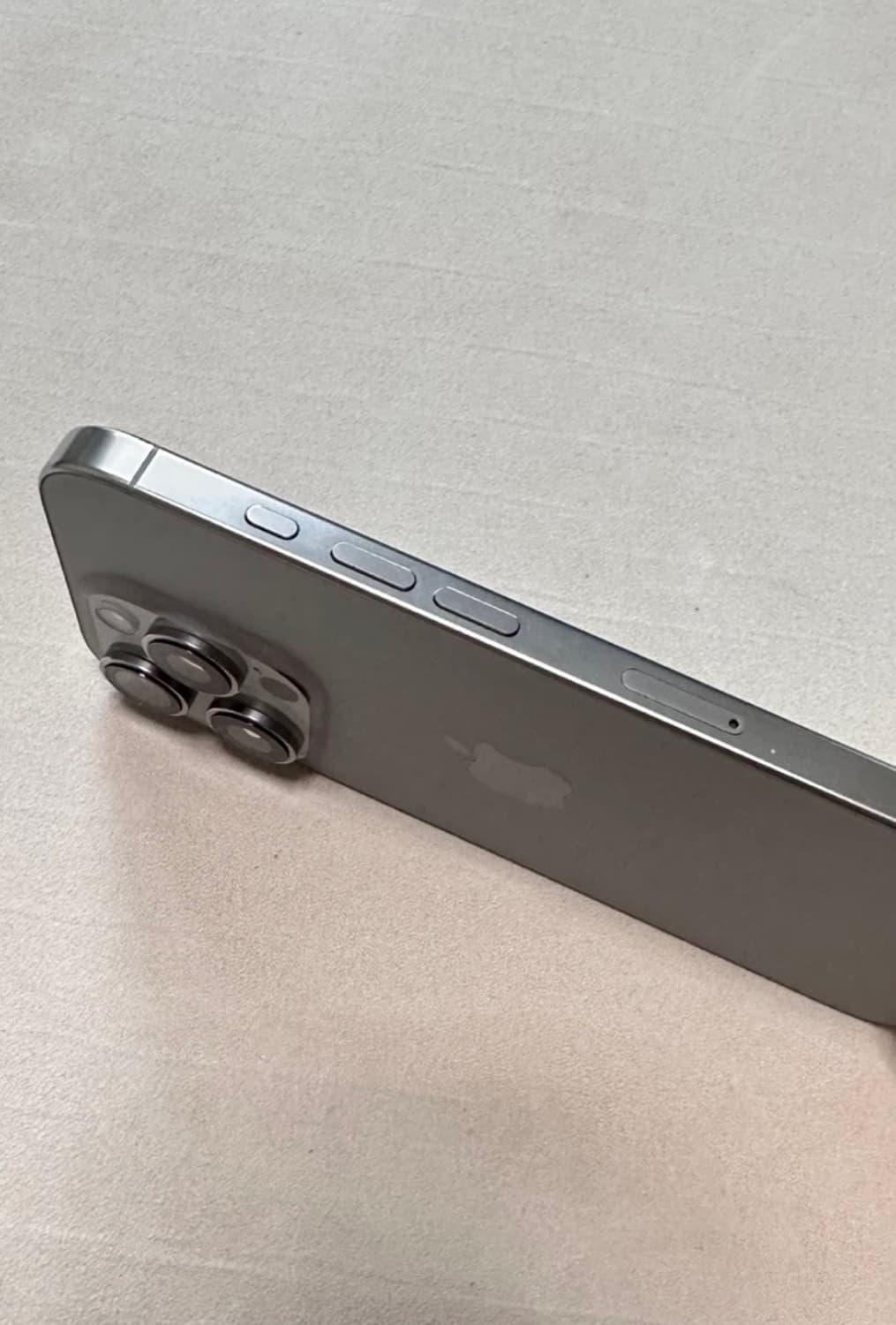 아이폰 16프로 상품이미지3