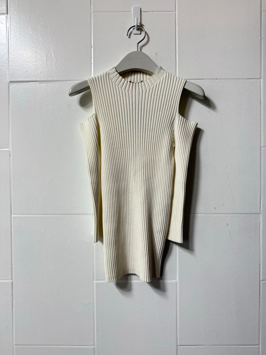 마쥬 어깨트임 니트 (새상품) 상품이미지1