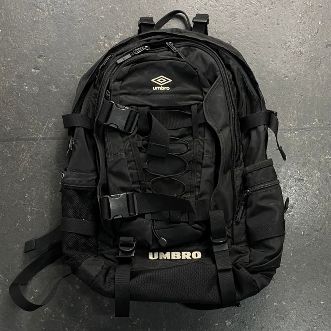 엄브로 백팩 상품이미지1