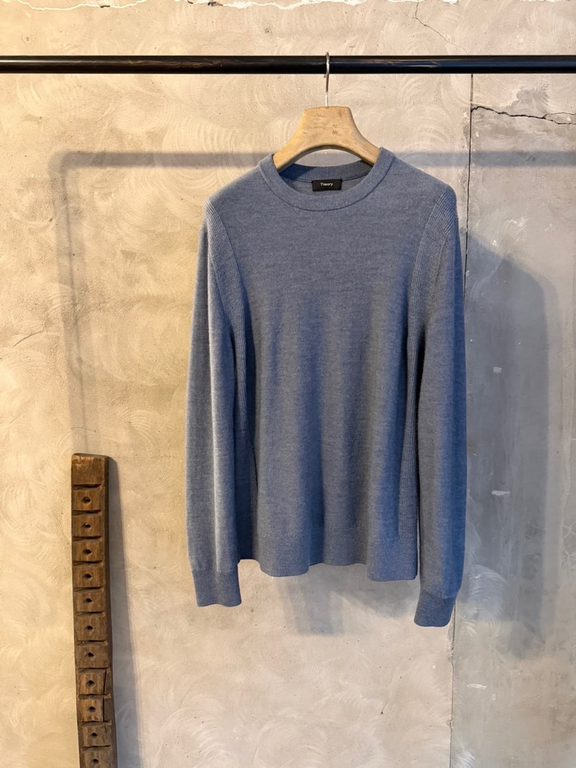 띠어리 크루넥 니트 100 상품이미지1