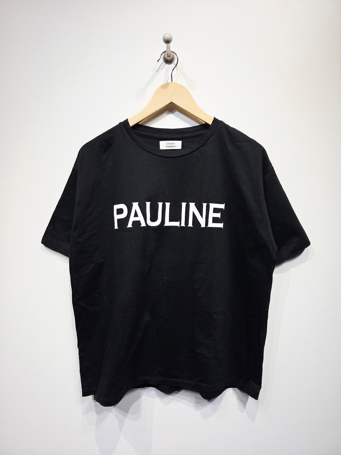 스튜디오 톰보이 Pauline 블랙 반팔 티셔츠_FREE 상품이미지2