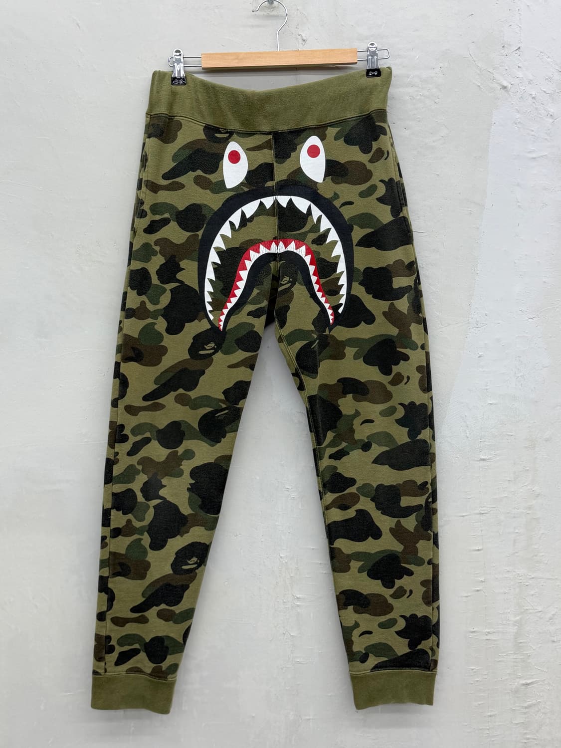 Bape 샤크 스웻 조거 팬츠 상품이미지1