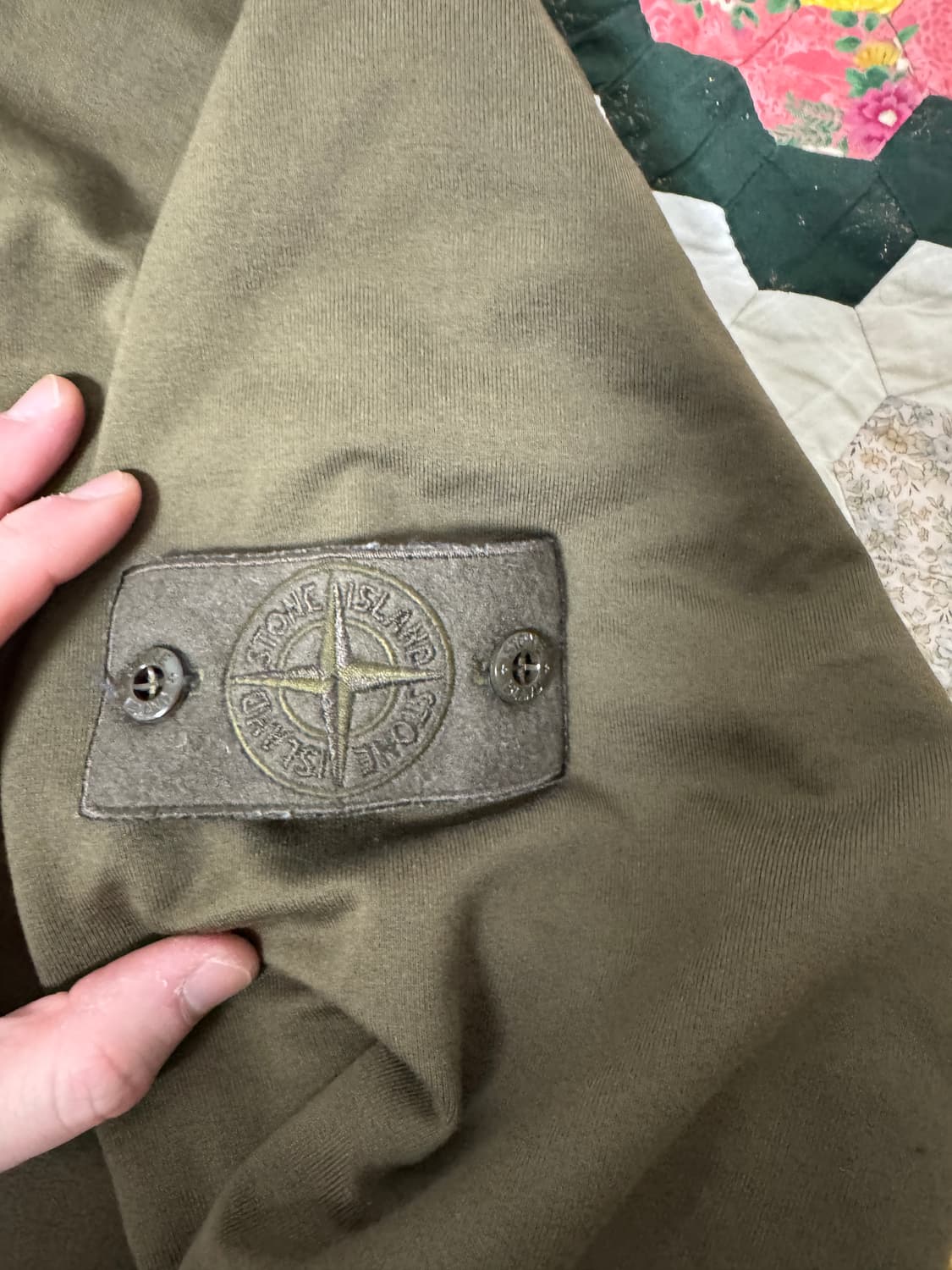 정품 스톤아일랜드 고스트피스 맨투맨 카키 상품이미지4