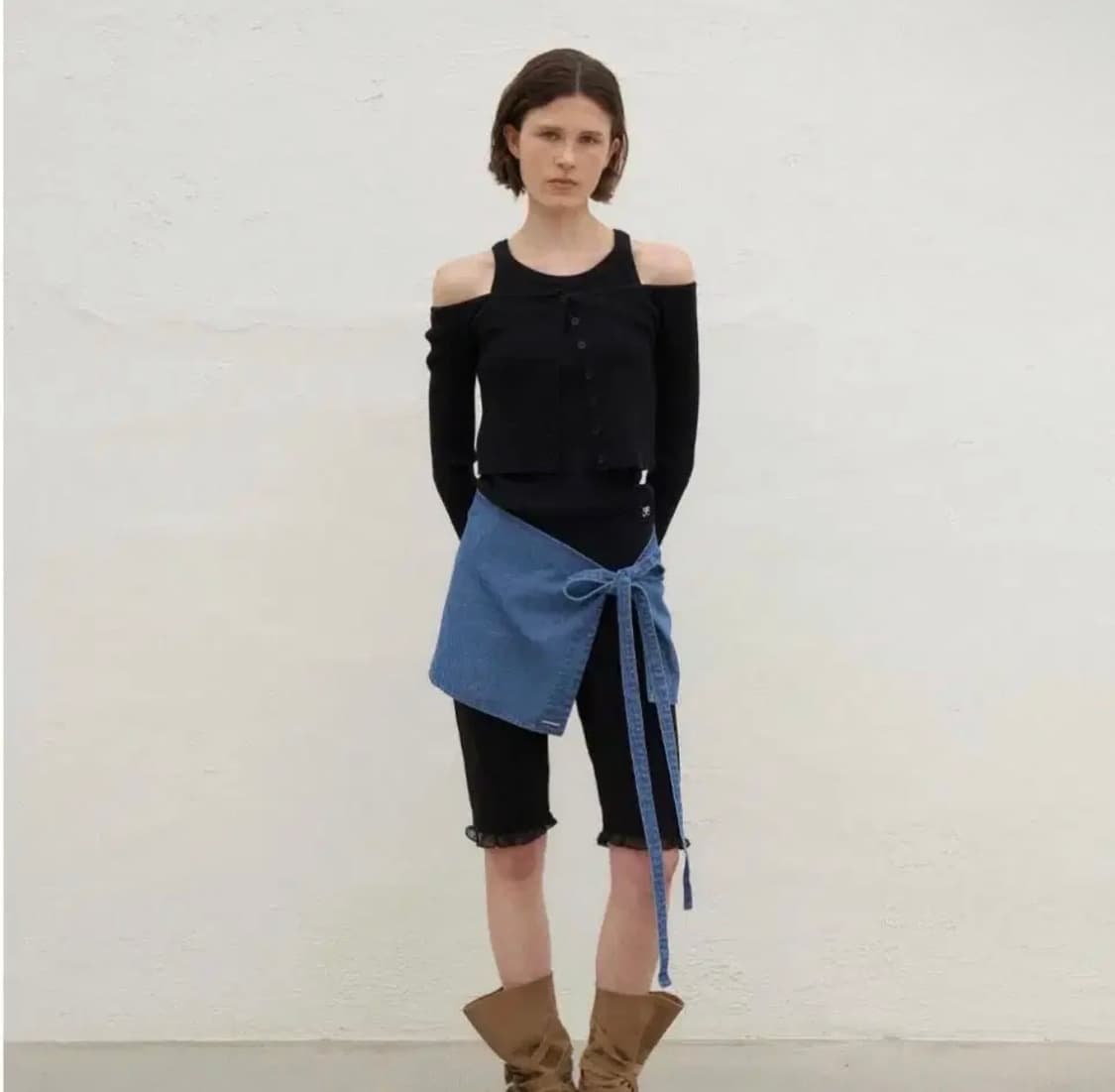 포에토 오프숄더 가디건&슬리브리스 세트[블랙] 상품이미지1