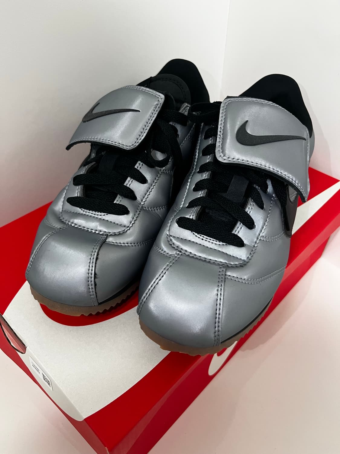 나이키 코르테즈 레더 SE 메탈릭 쿨 그레이 250 상품이미지2