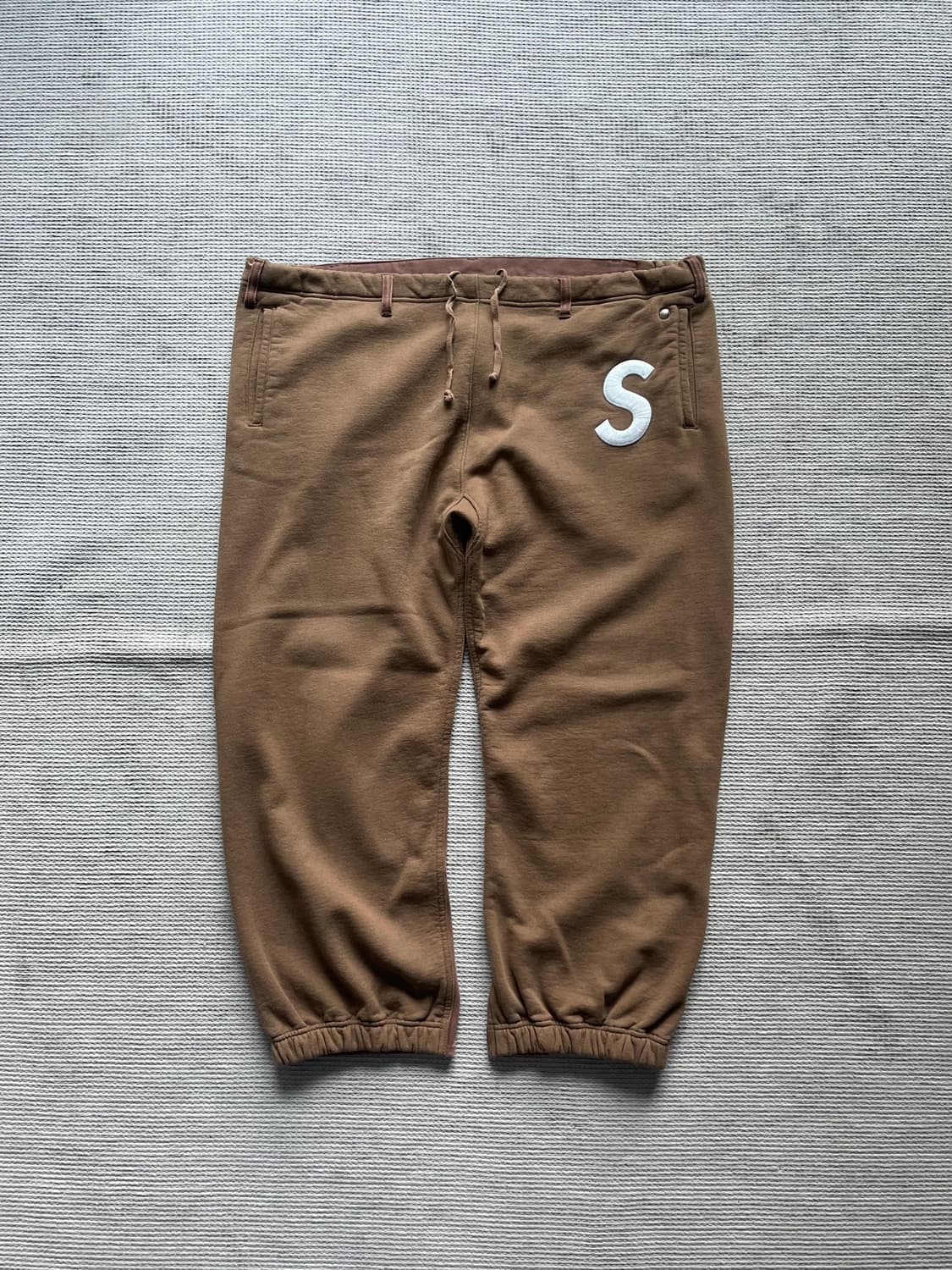 슈프림 블레스 스웨트 진 팬츠 상품이미지1