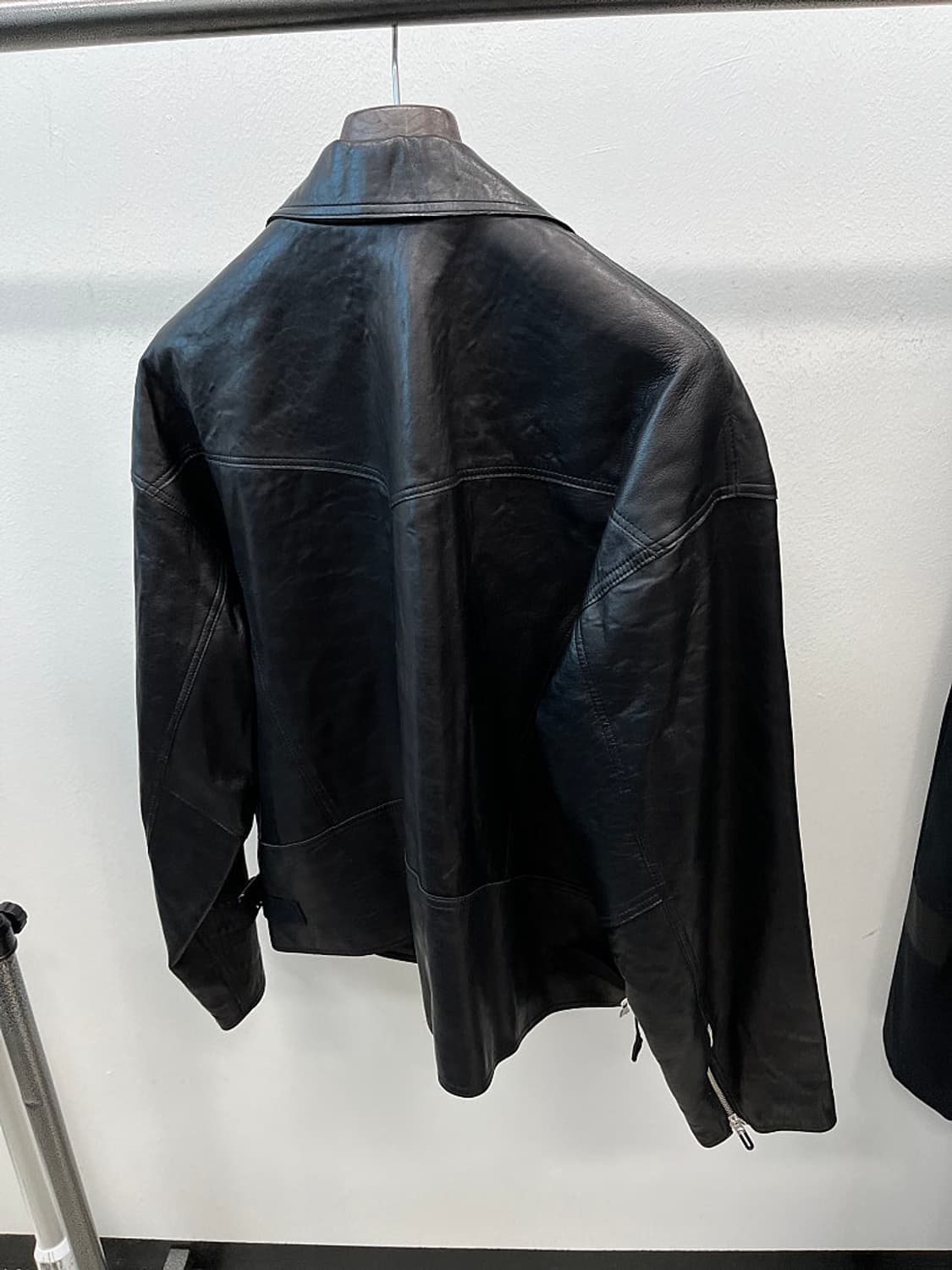 105) 데상트x비바스튜디오 램스킨 라이더자켓  상품이미지5