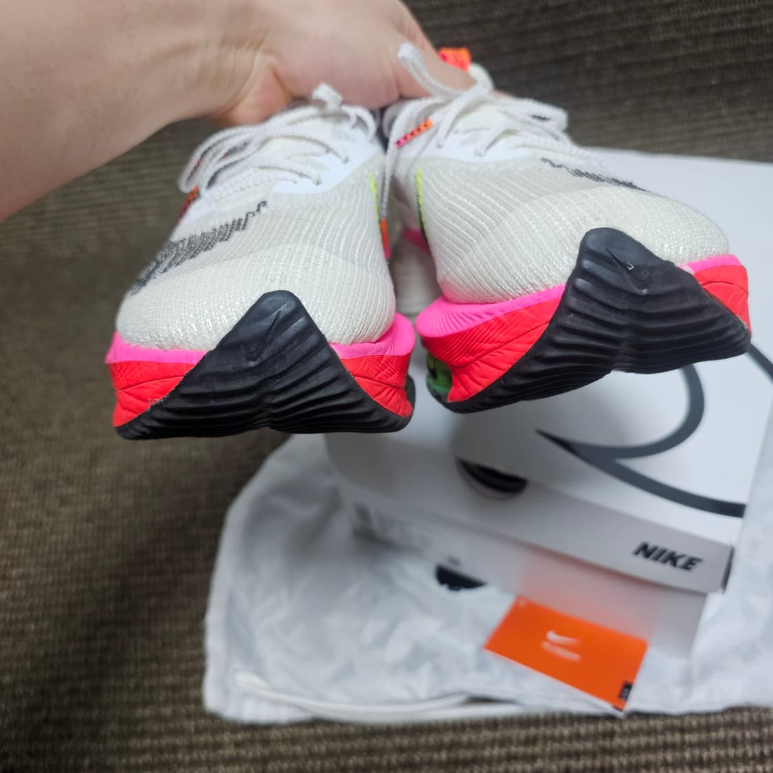 나이키 에어 줌 알파플라이 넥스트% 플라이니트 로데이셔스 상품이미지2