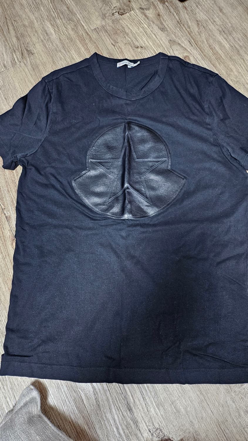 [A] 몽클레어 블랙 반팔 티셔츠 M 상품이미지1