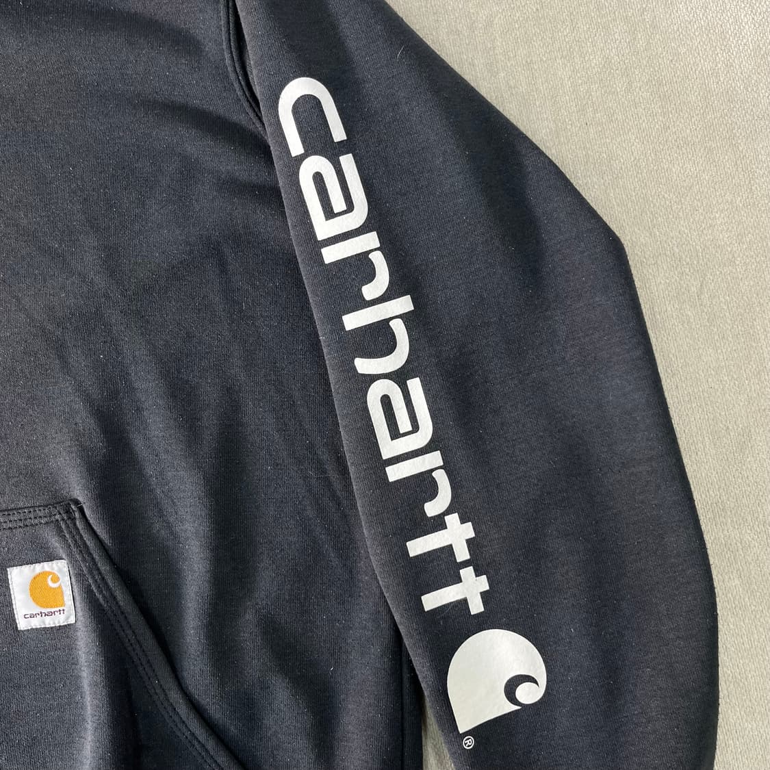 100 칼하트 사이드라인 챠콜 후드티 상품이미지4