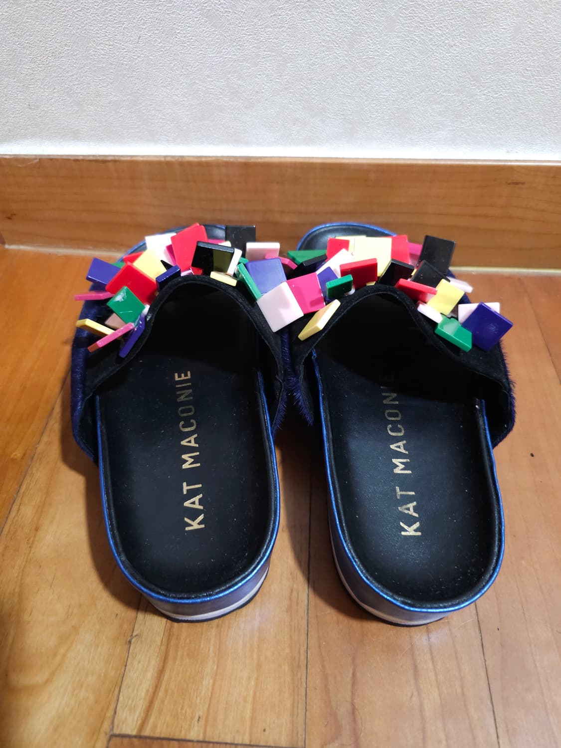 새상품)KAT MACONIE 캣마코니 소가죽 사각장식 슬리퍼 245 상품이미지4