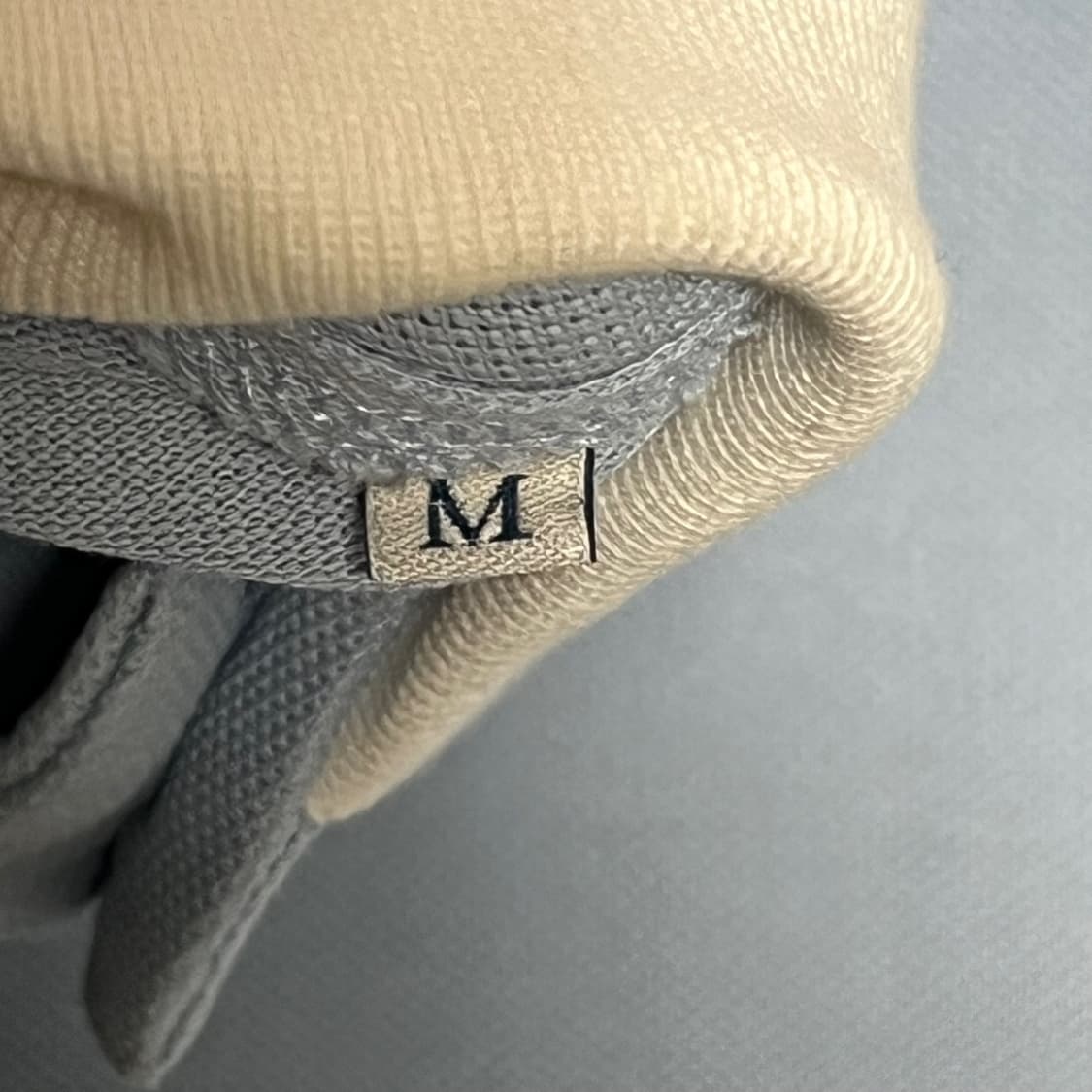 M 몽클레어 로고 와펜 카라 티셔츠 상품이미지4