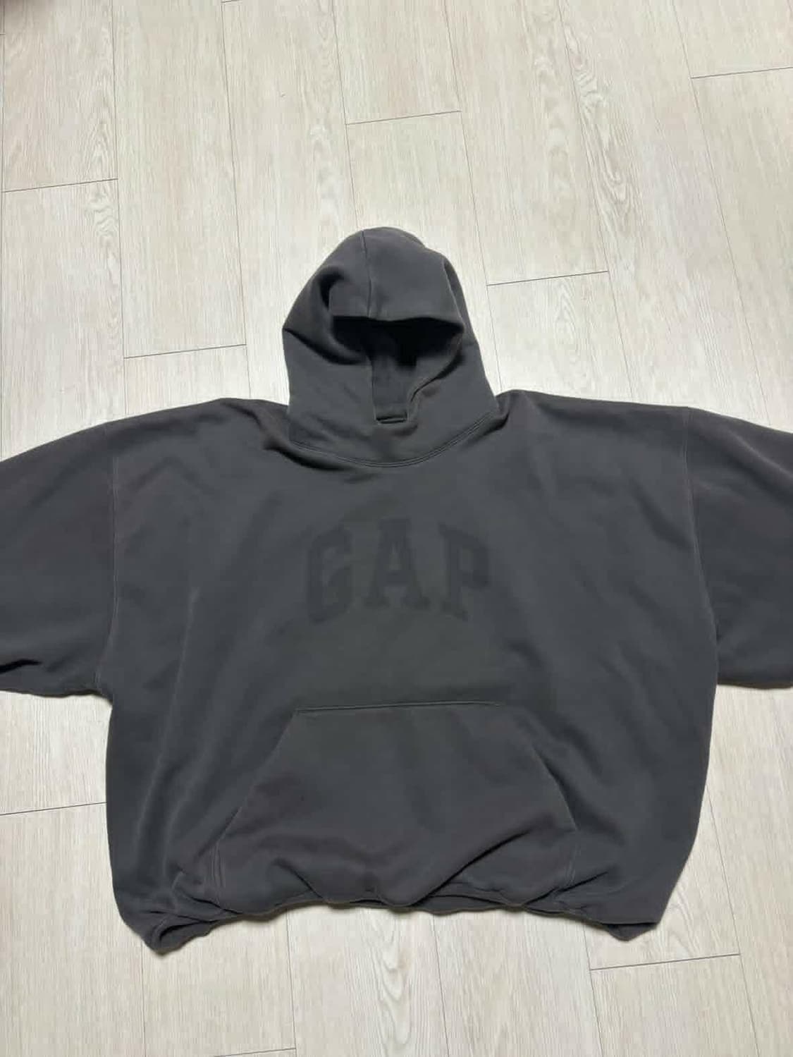 이지 갭 엔지니어드 바이 발렌시아가 도브 후드 블랙  상품이미지2