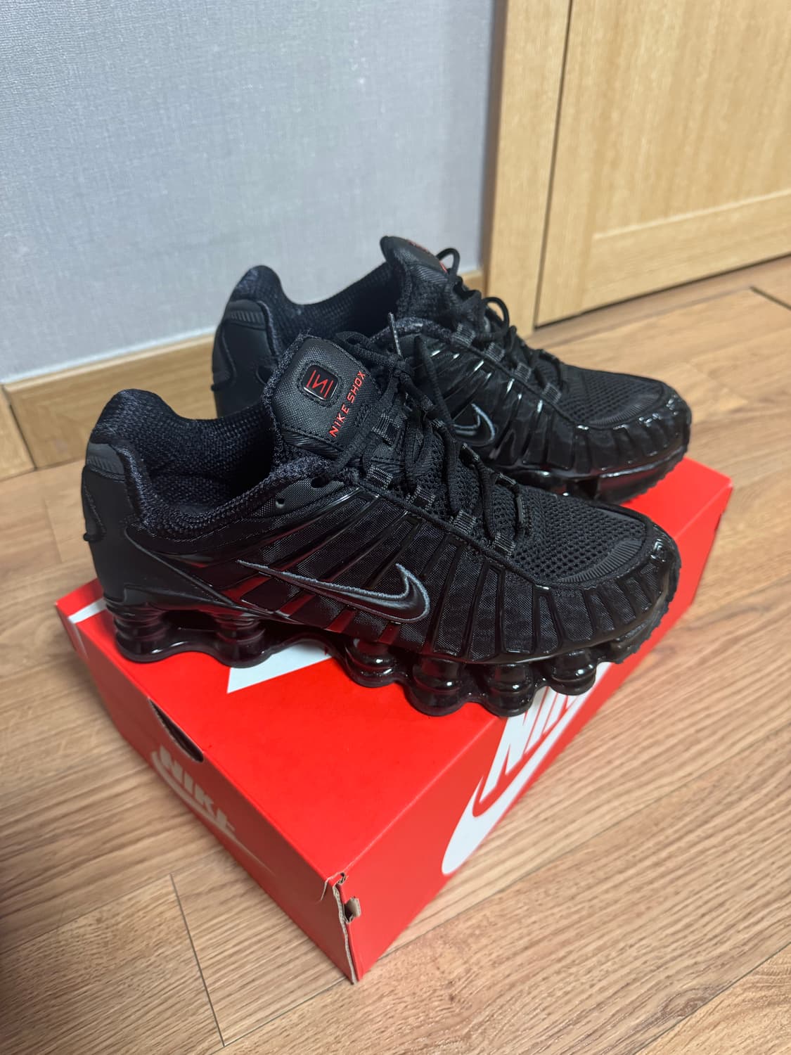 (1번착용)나이키 샥스 TL 250 블랙 상품이미지3