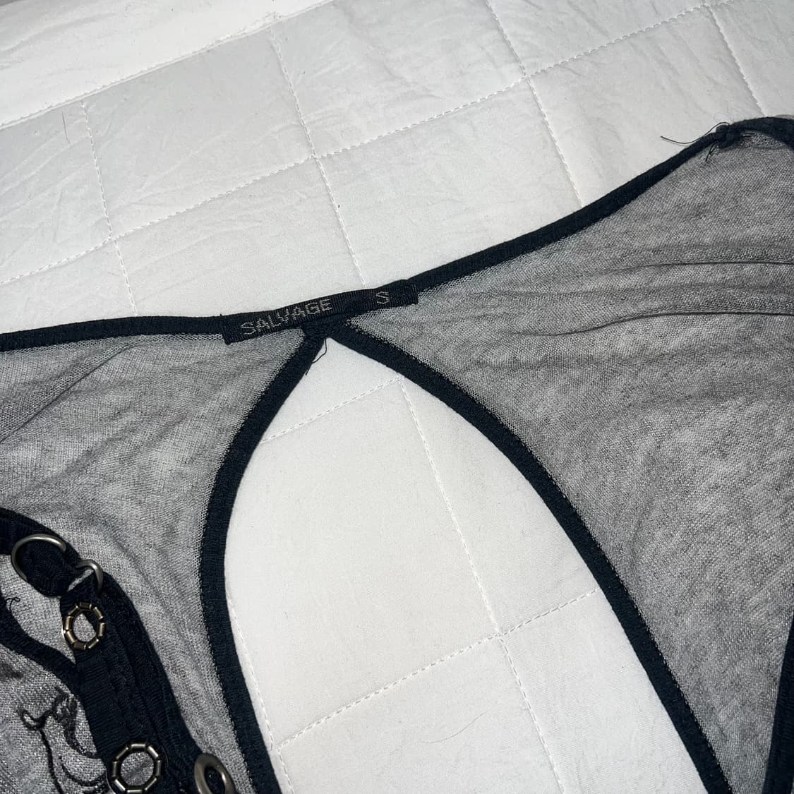 {Salvage}셀비지 아일렛 뒷트임 탑 상품이미지2