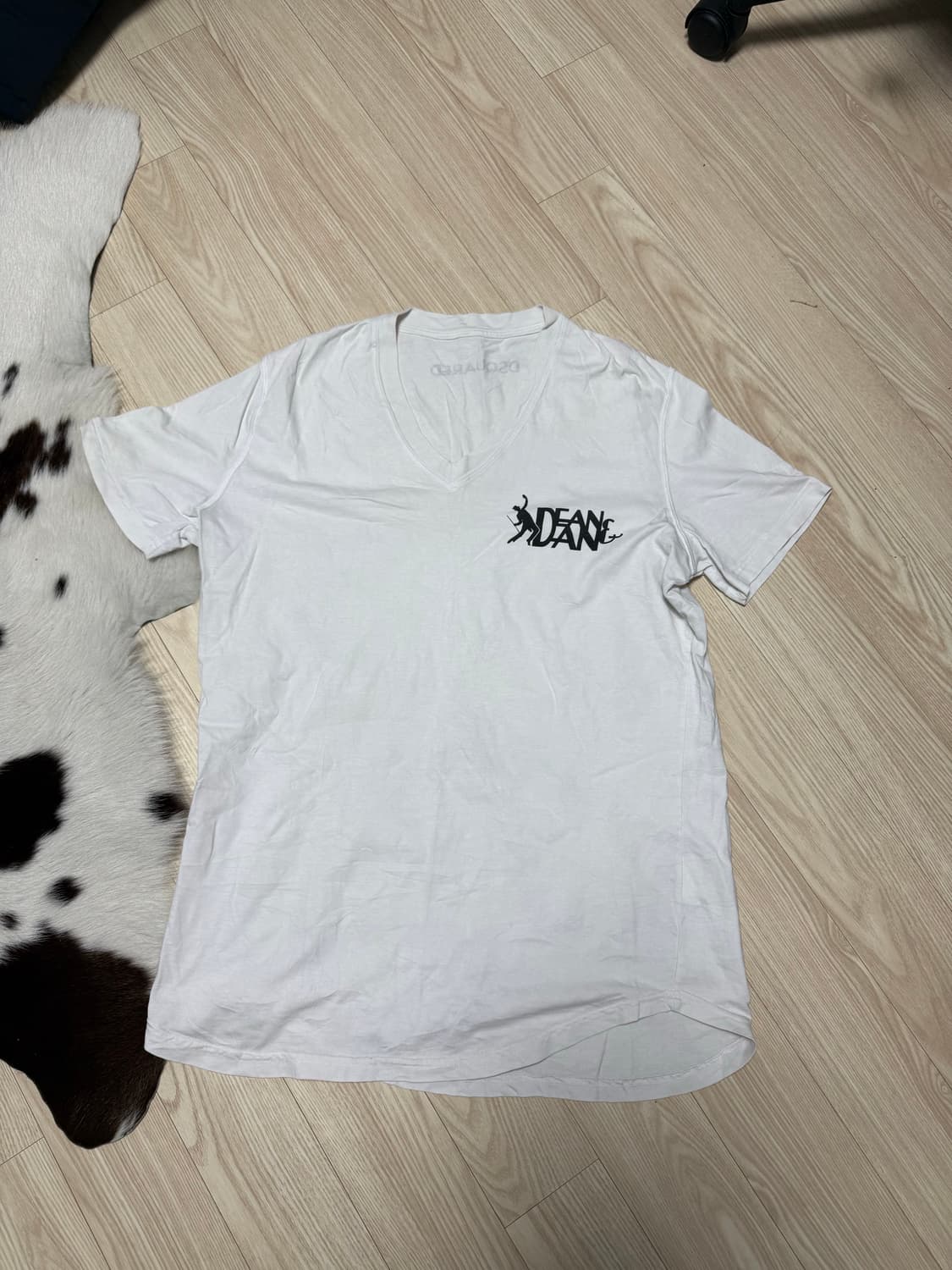 디스퀘어드 제임스딘 브이넥 티셔츠  상품이미지1