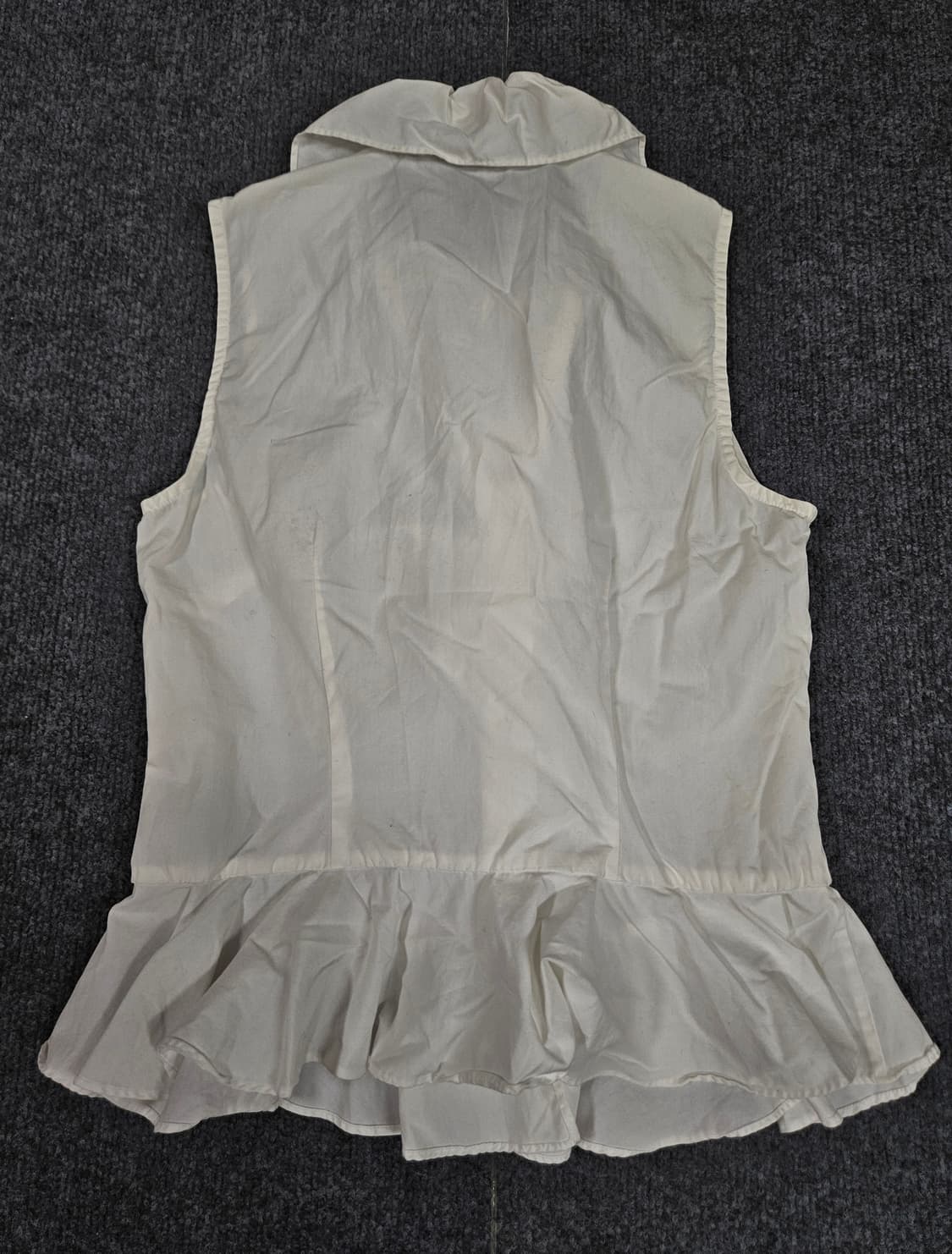 로렌 랄프로렌 화이트 버튼업 민소매 러플 블라우스 급처 상품이미지3