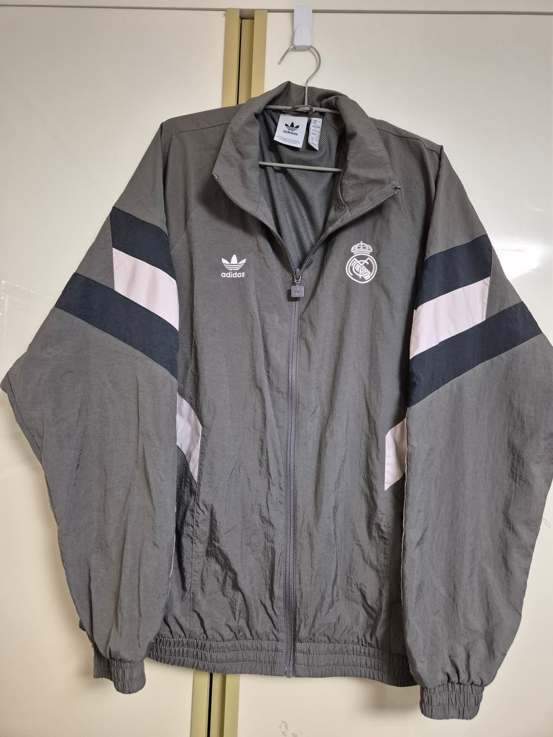 레알마드리드 오리지널스 트랙탑 상품이미지1