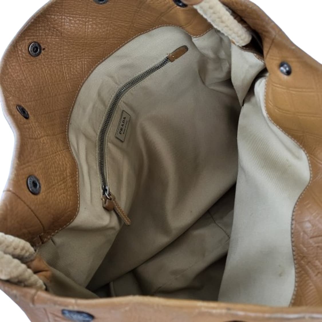 정품 프라다 럭셔리 엠보시드 가죽 호보백 상품이미지10