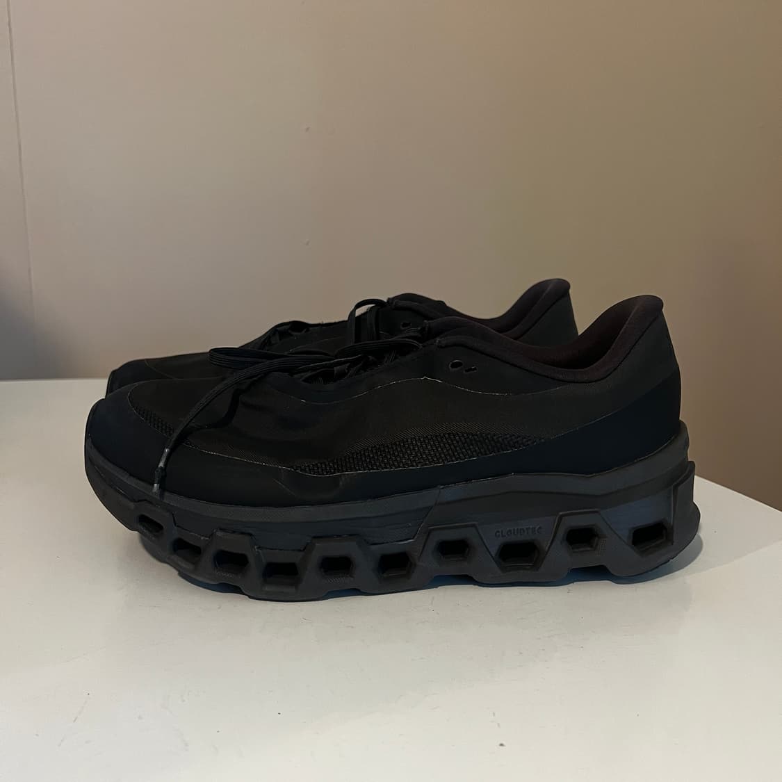 ON 클라우드호라이든 시즌 2 WP 블랙 상품이미지2