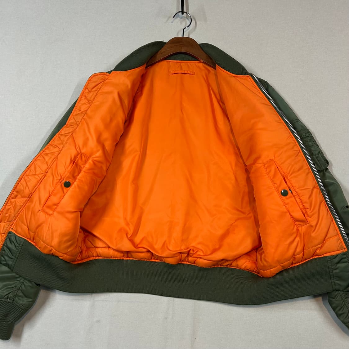 L) 알파인더스트리 MA-1 마원 항공점퍼 올리브 그린 상품이미지6