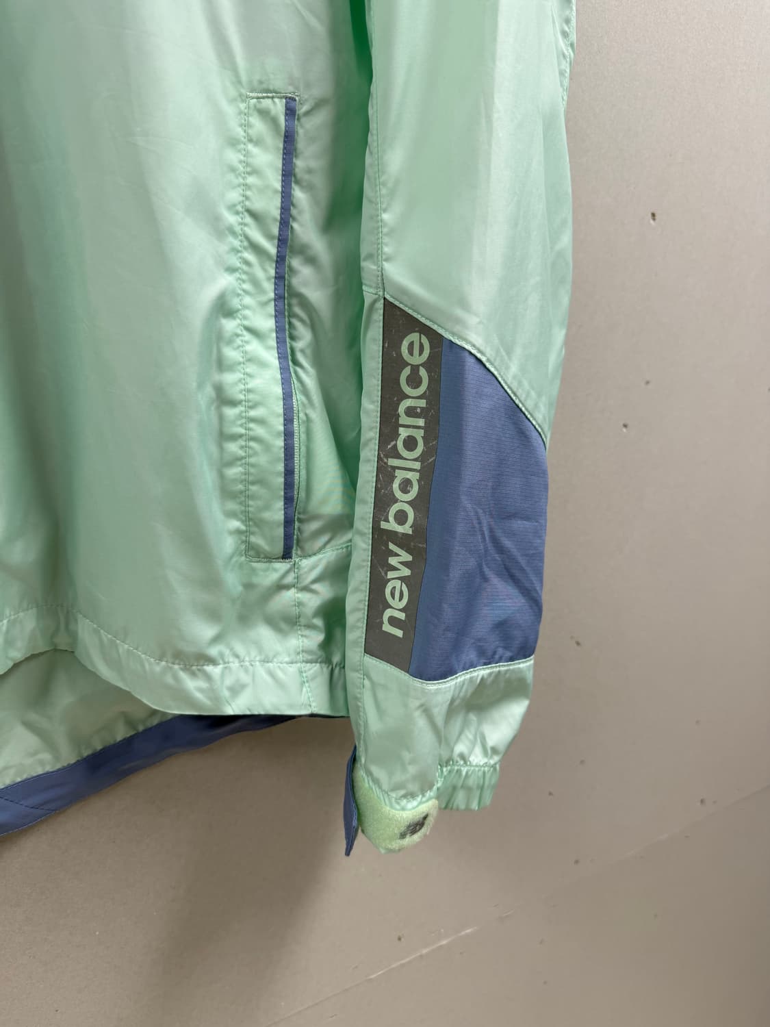 남성 95 / 뉴발란스 트레이닝 경량 바람막이  상품이미지3