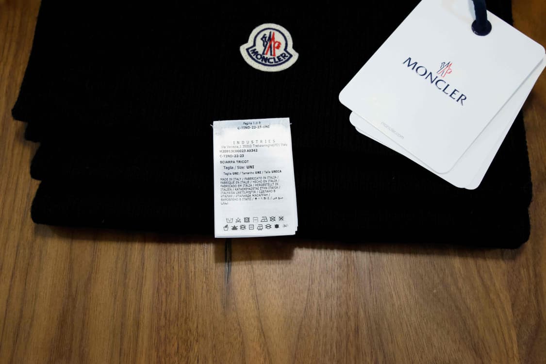 몽클레어 로고패치 리브 니트 머플러 상품이미지2