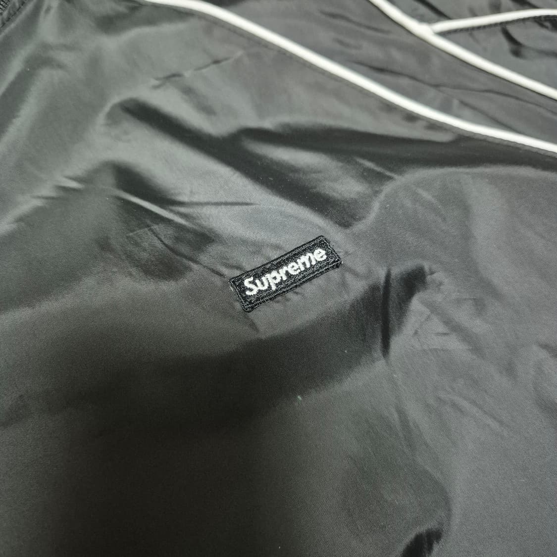 [우주매물🔥] 슈프림 19fw 파이핑 웜업 상품이미지3