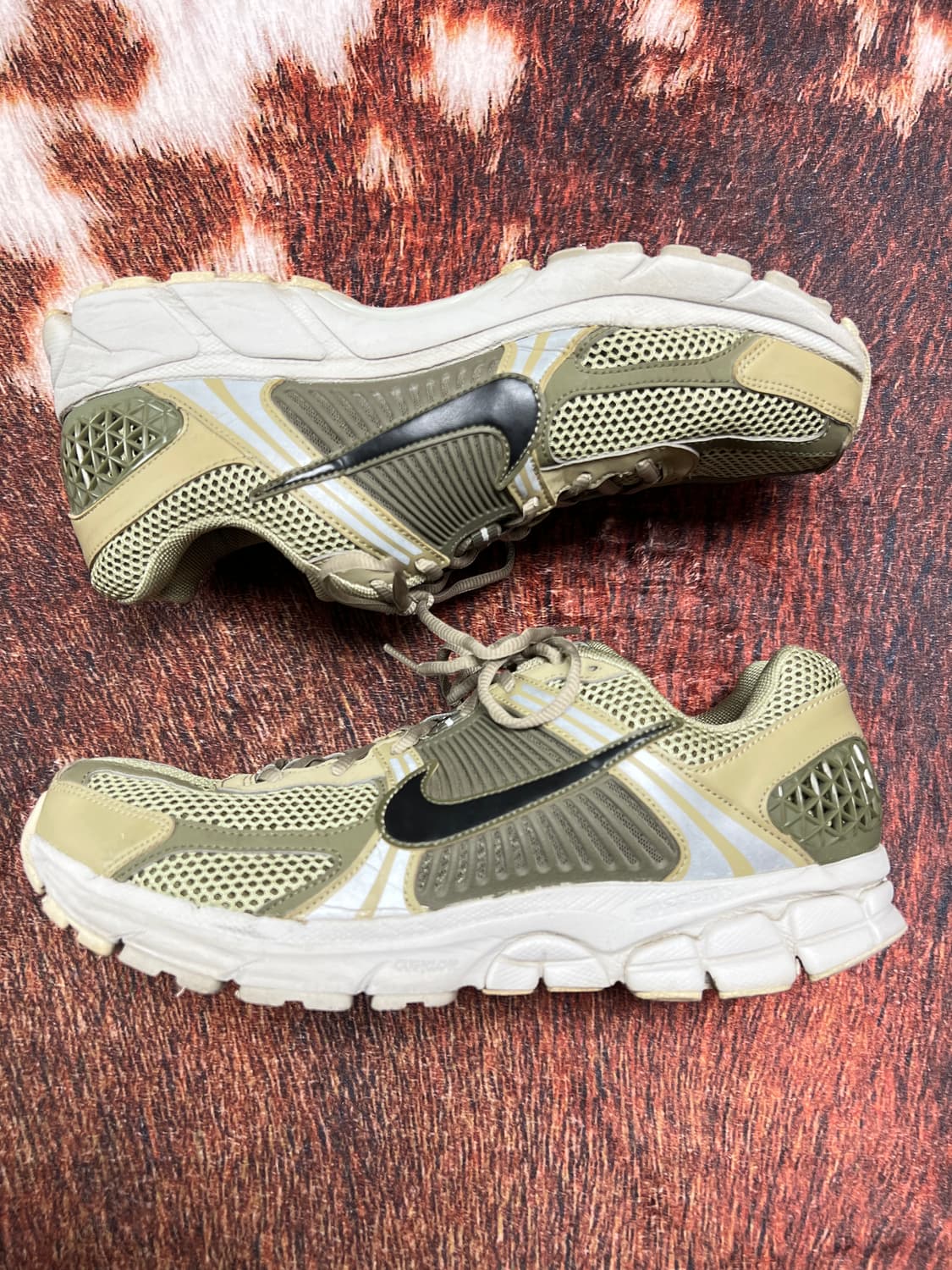 Nike 나이키 줌 보메로 5 뉴트럴 올리브 295mm 상품이미지1
