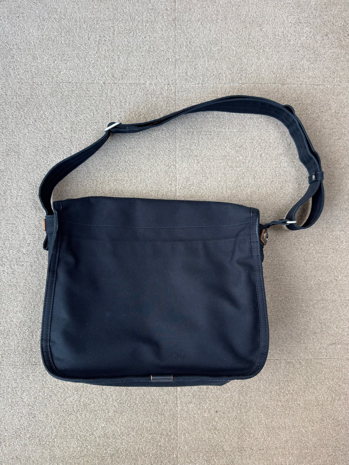 포터 네이키드 숄더백 네이비 라지 상품이미지4