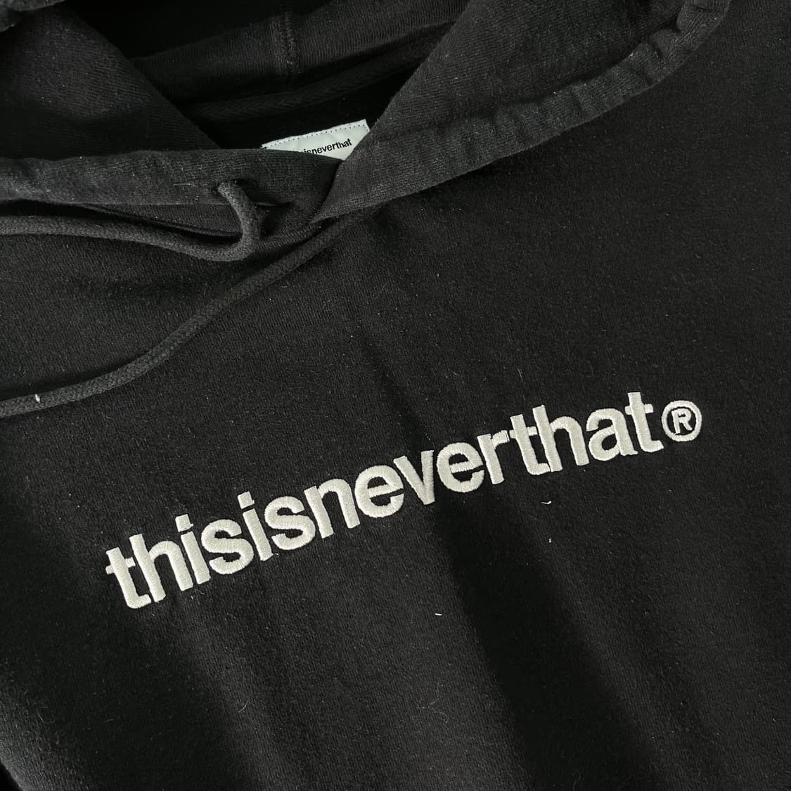 95 디스이즈네버댓 빅로고 후드티 상품이미지2