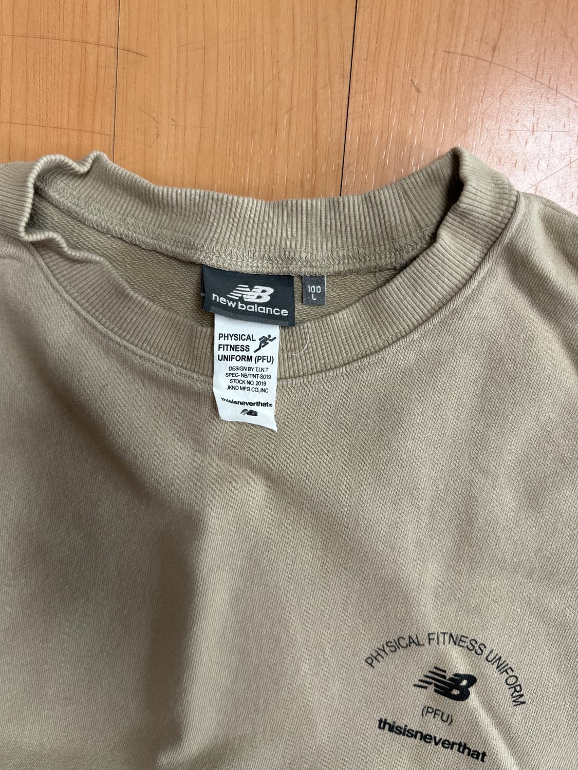 뉴발란스 디스이즈네버댓 콜라보 맨투맨 상품이미지6