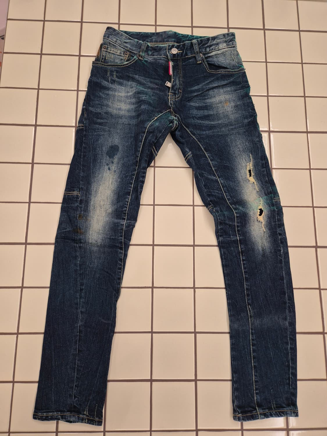 디스퀘어드2(Dsquared2)의 남성용 데님 청바지입니다. 상품이미지2