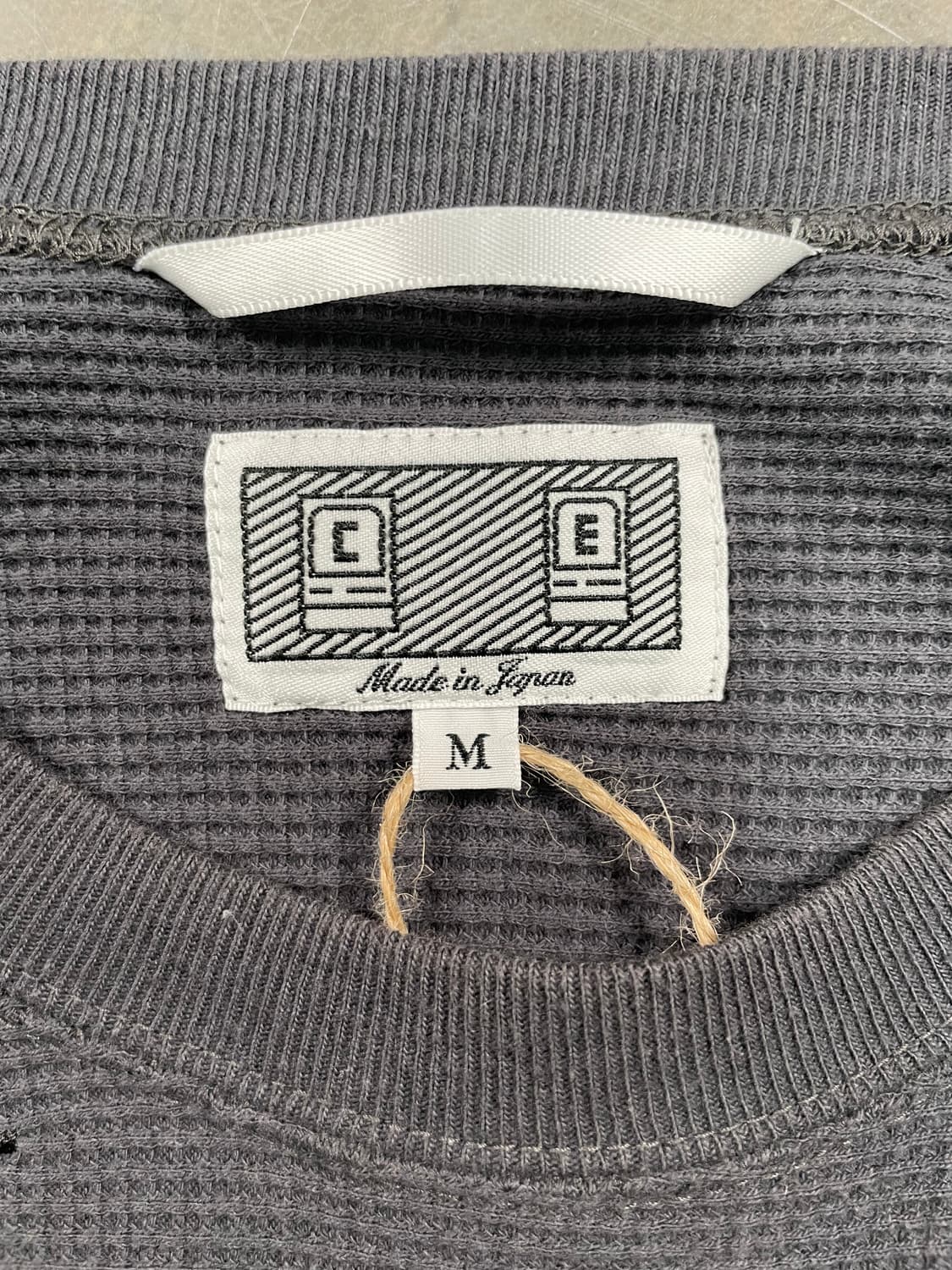 카브엠트 투톤 픽셀 그래픽 와플 롱 슬리브 상품이미지7