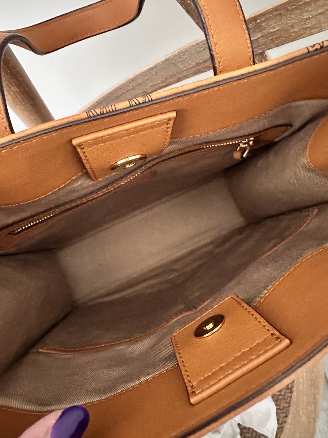 MCM Aren 비세토스 토트백(카드지갑) 상품이미지6