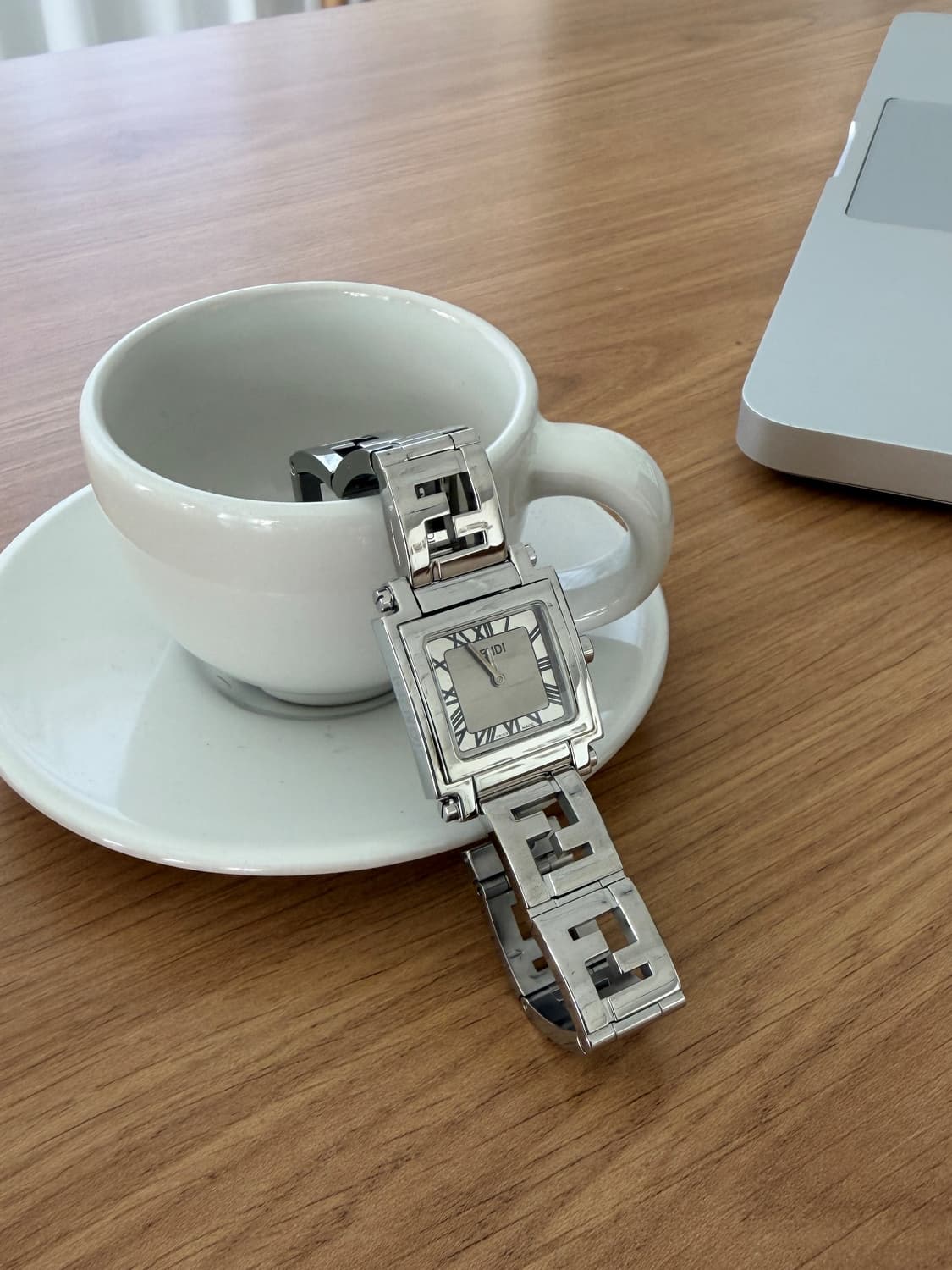 [FENDI] Classic Steel FF watch 6000L 상품이미지3