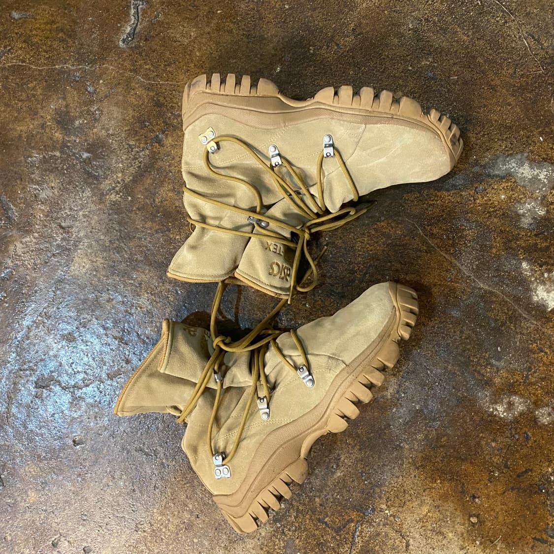 논네이티브 x 아식스 고어텍스 부츠 상품이미지6